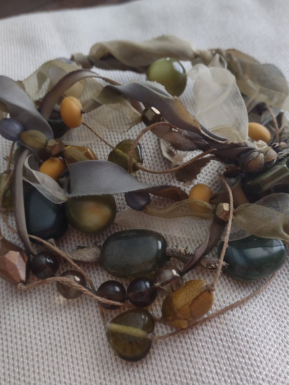 Vintage handmade beaded necklace - EUC - artisan - one of a kind
